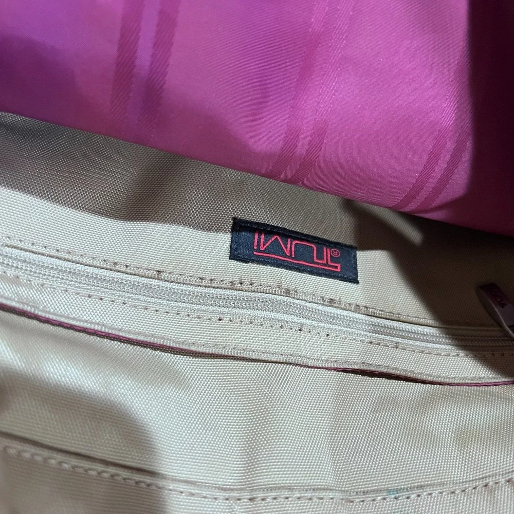 Vintage Tumi Womens Beige Crossbody Shoulder Messanger Bag Purse Leather Trim
